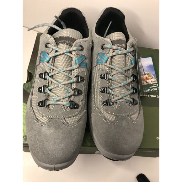 Athletic_Shoes